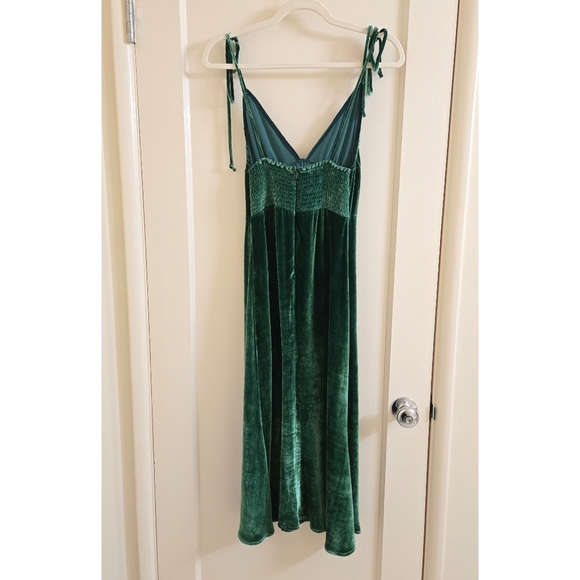 Reformation Emerald Green Melany Velvet Midi Dress - Picture 5 of 7